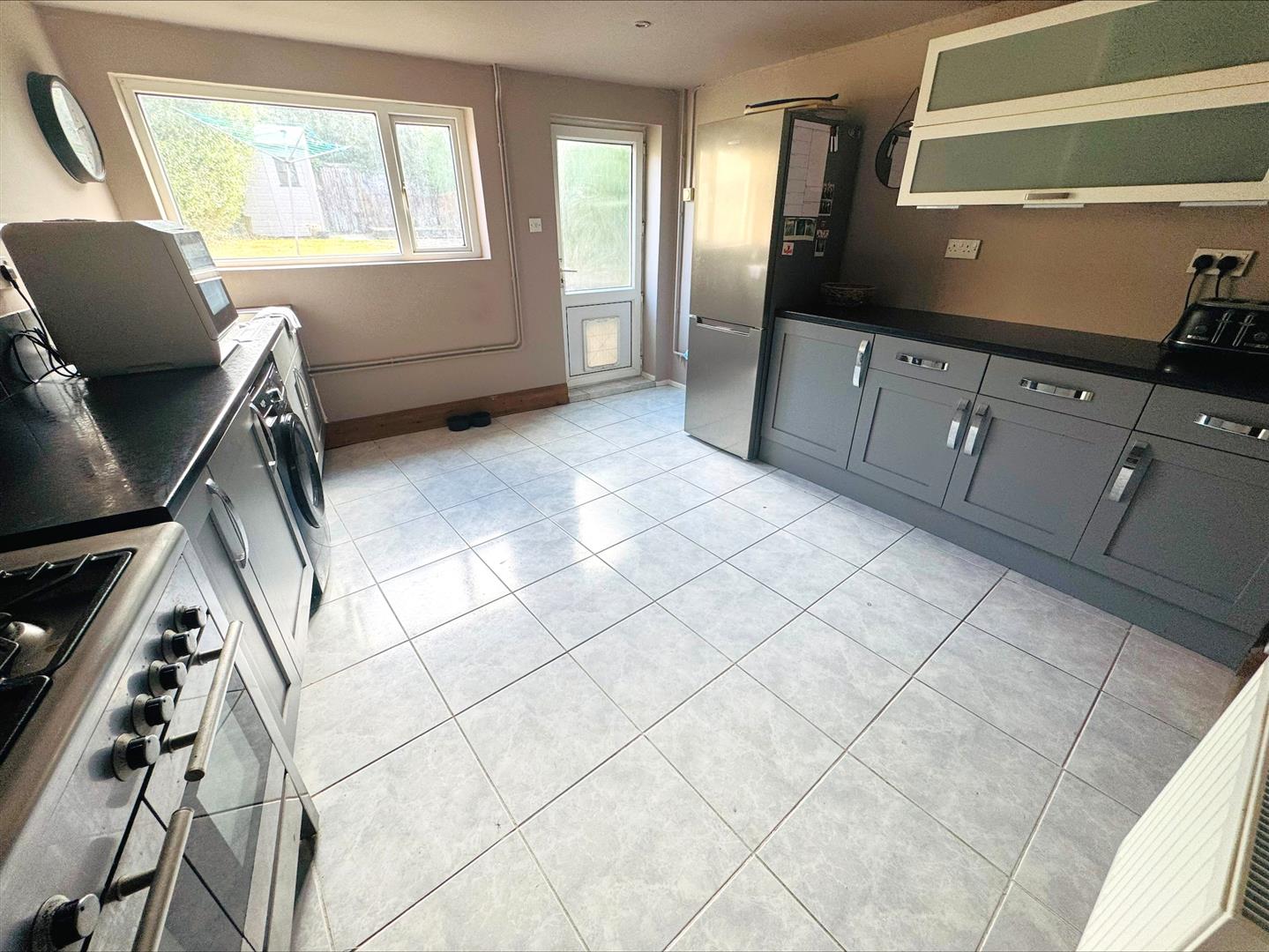 Globe Row, Llanelli, SA14 8PA
